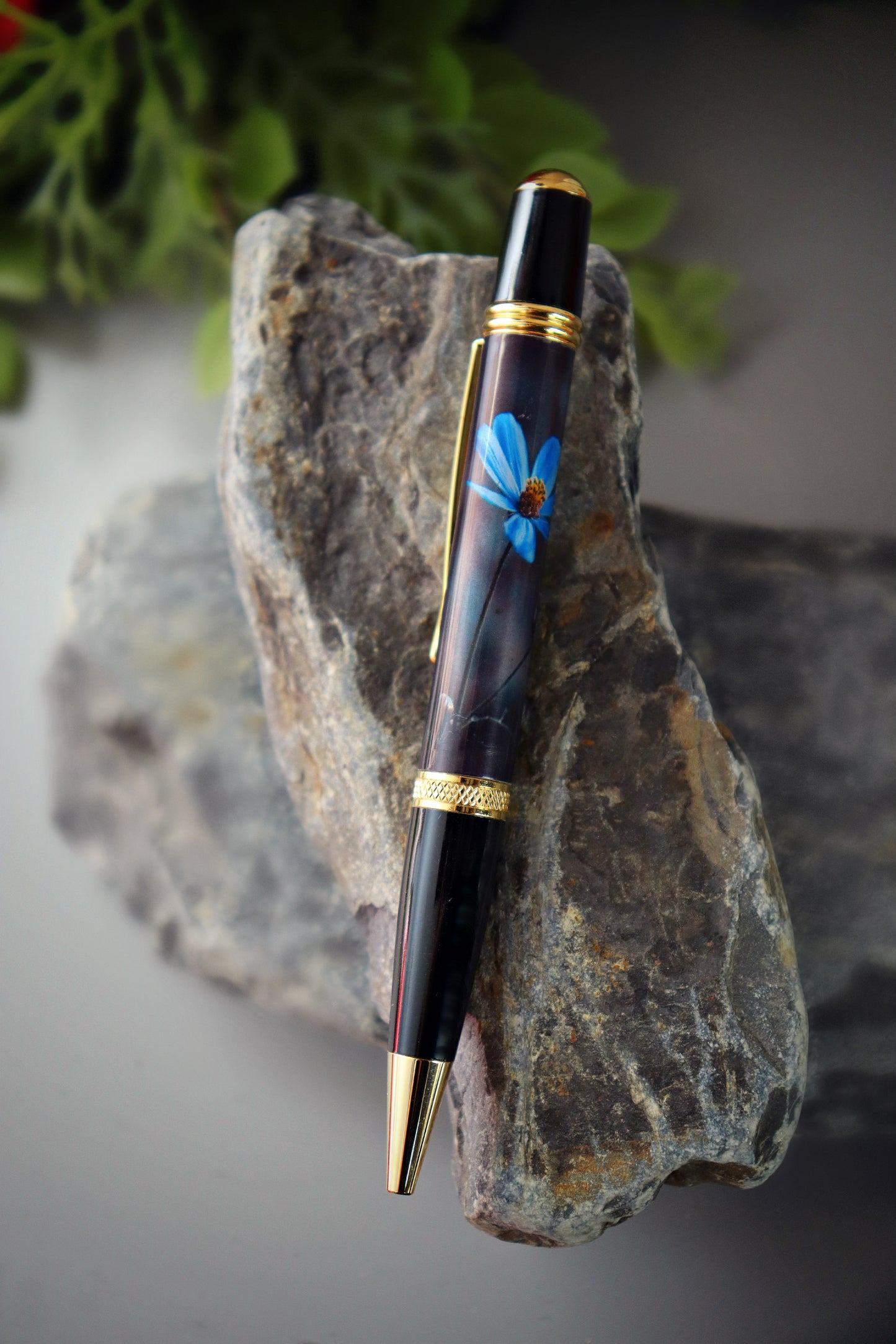 Blue Flower Twist